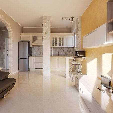 Niguarda Bright Apartment W/ Balcony Milan Exterior photo